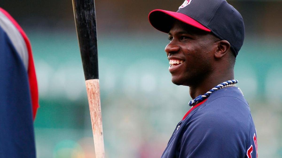 
RUSNEY CASTILLO durante un entrenamiento de bateo el 17 de septiembre en Pittsburgh antes de su debut con Boston.
