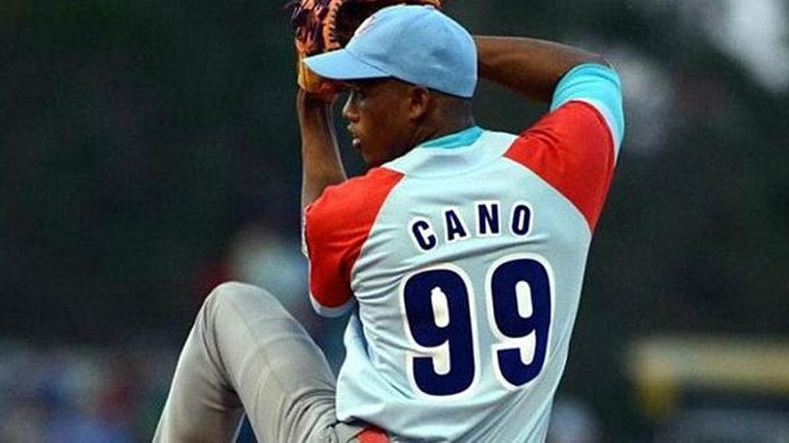 YENNIER CANO se encuentra en México con deseos de convertirse en agente libre.