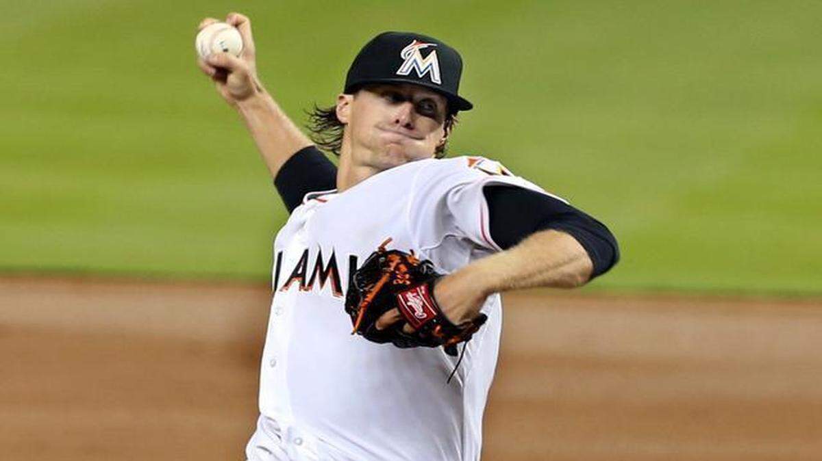 
El abridor de los Marlins Tom Koehler lanzó seis entradas y permitió las dos carreras de los Bravos, el miércoles 8 de abril del 2015 en Miami.
