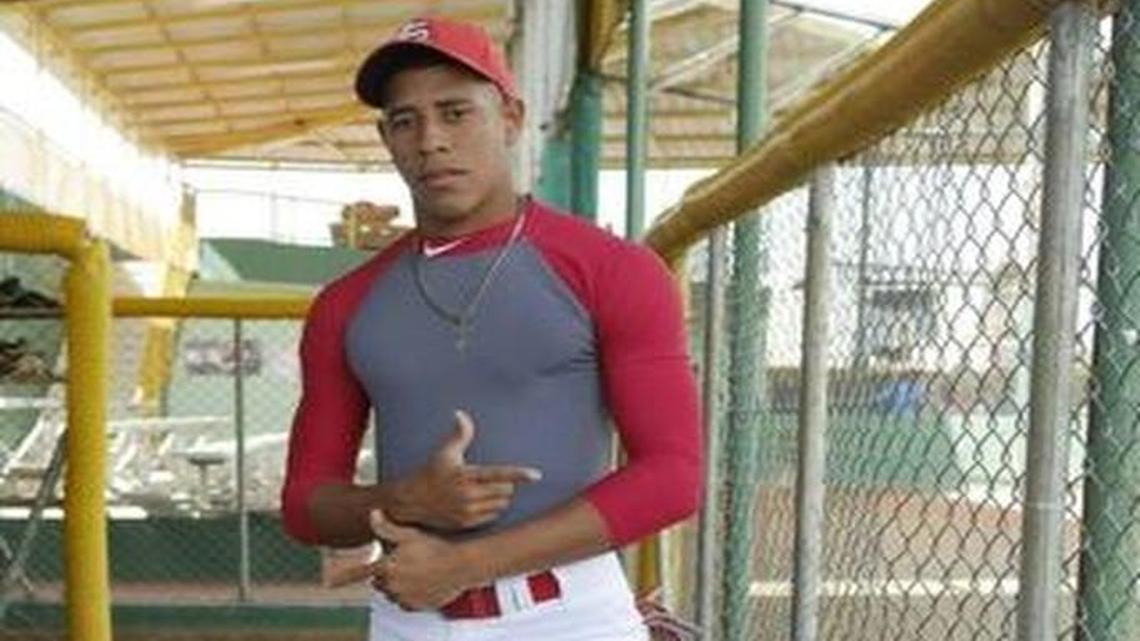 EDDY DIAZ se muestra por ahora en Dominicana, pero pronto pudiera firmar.