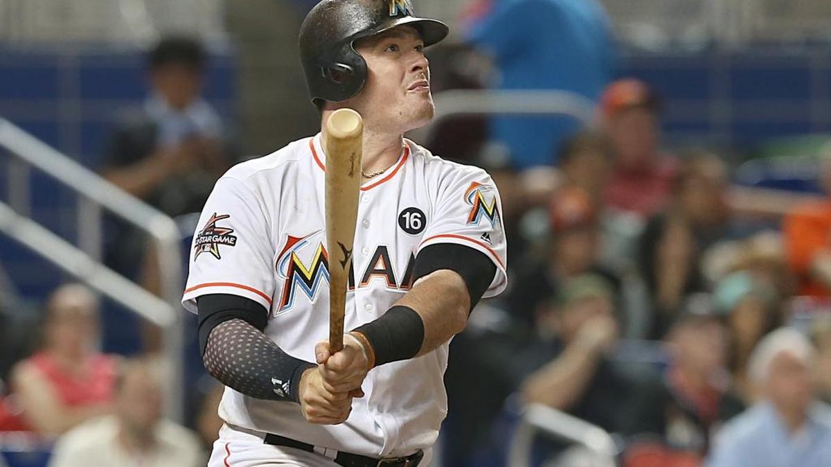 JUSTIN BOUR conecta un cuadrangular contra los Angelinos el 26 de mayo en Miami.