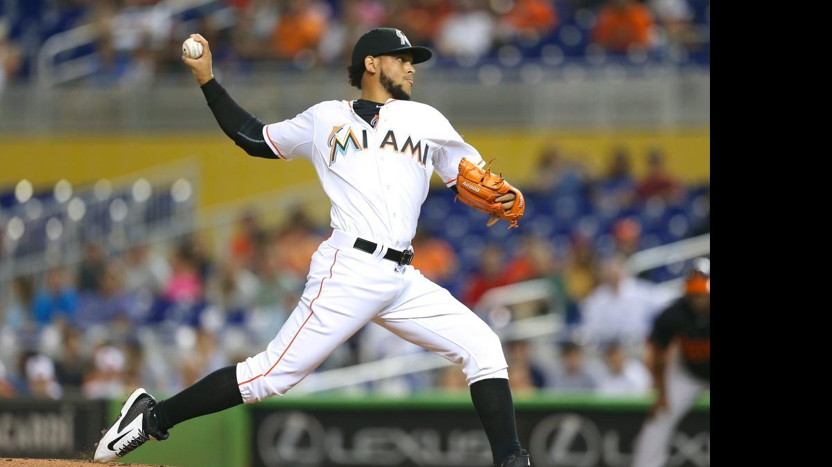 
HENDERSON ALVAREZ lanza en la primera entrada del choque contra los Orioles este viernes en Miami.
