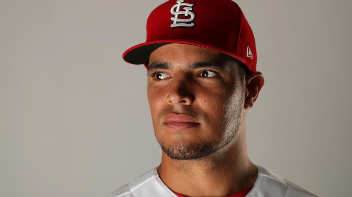 HECTOR MENDOZA, lanzador cubano firmado por los Cardenales de San Luis.