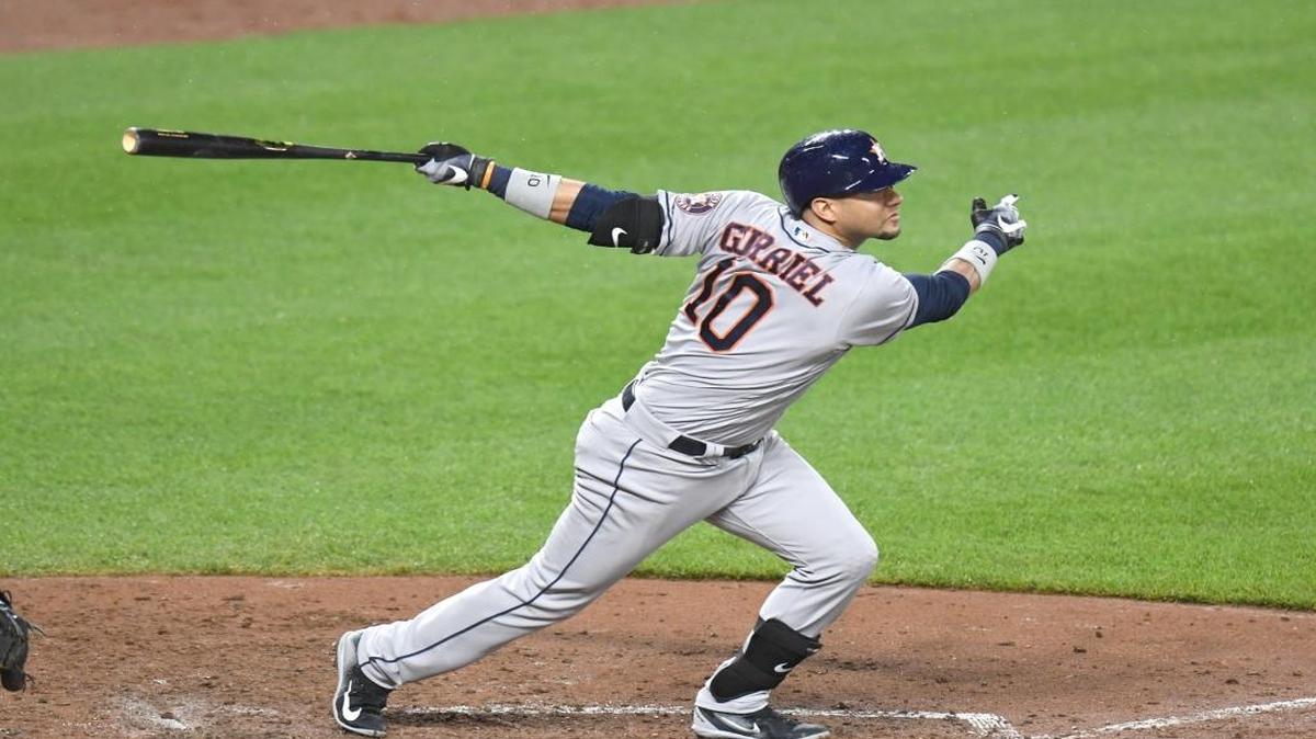 Yuli Gurriel lideró a todos los novatos en julio en los apartados de hits (28), dobles (9), carreras impulsadas (20), slugging (.565) y OPS (.899) en 22 partidos. Empató en el primer lugar con 15 anotadas, fue segundo en promedio con .304 y tercero en jonrones con 5.