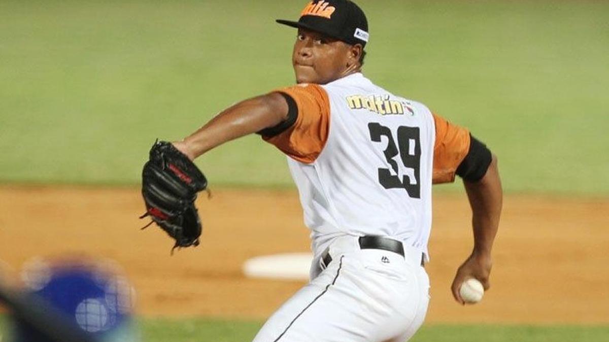 ELIESER HERNANDEZ estuvo con las Aguilas del Zulia en la pelota venezolana.