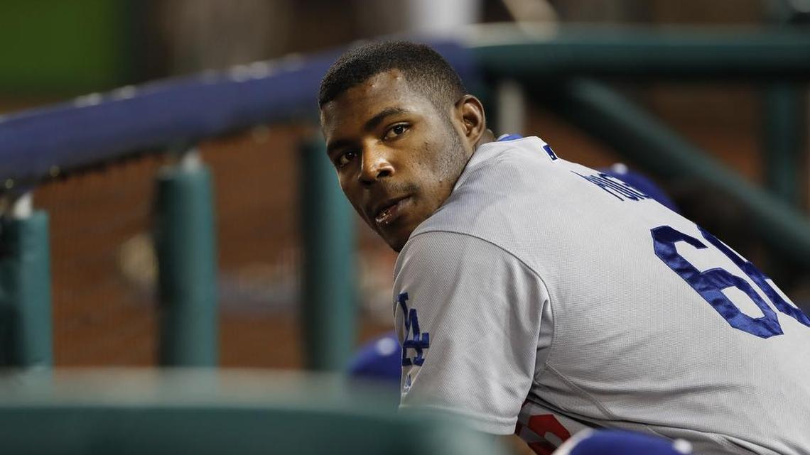 YASIEL PUIG durante un momento del primer juego del playoff contra los Nacionales, el 7 de octubre del 2016 en Washington.