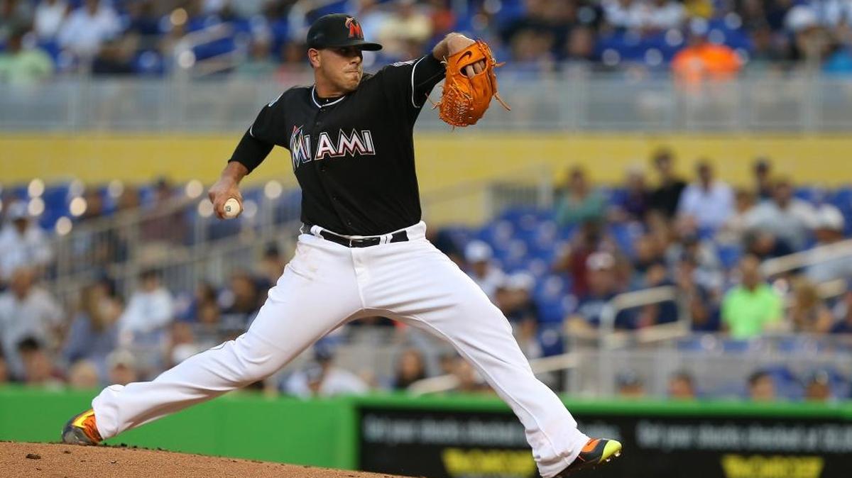 José Fernández, de los Marlins, lanza contra los Yankees, el viernes en el juego de exhibición en Miami.