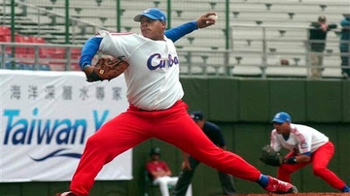 ELIER SÁNCHEZ lanza contra Australia en la Copa del Mundo celebrada en Taipei en noviembre del 2007.