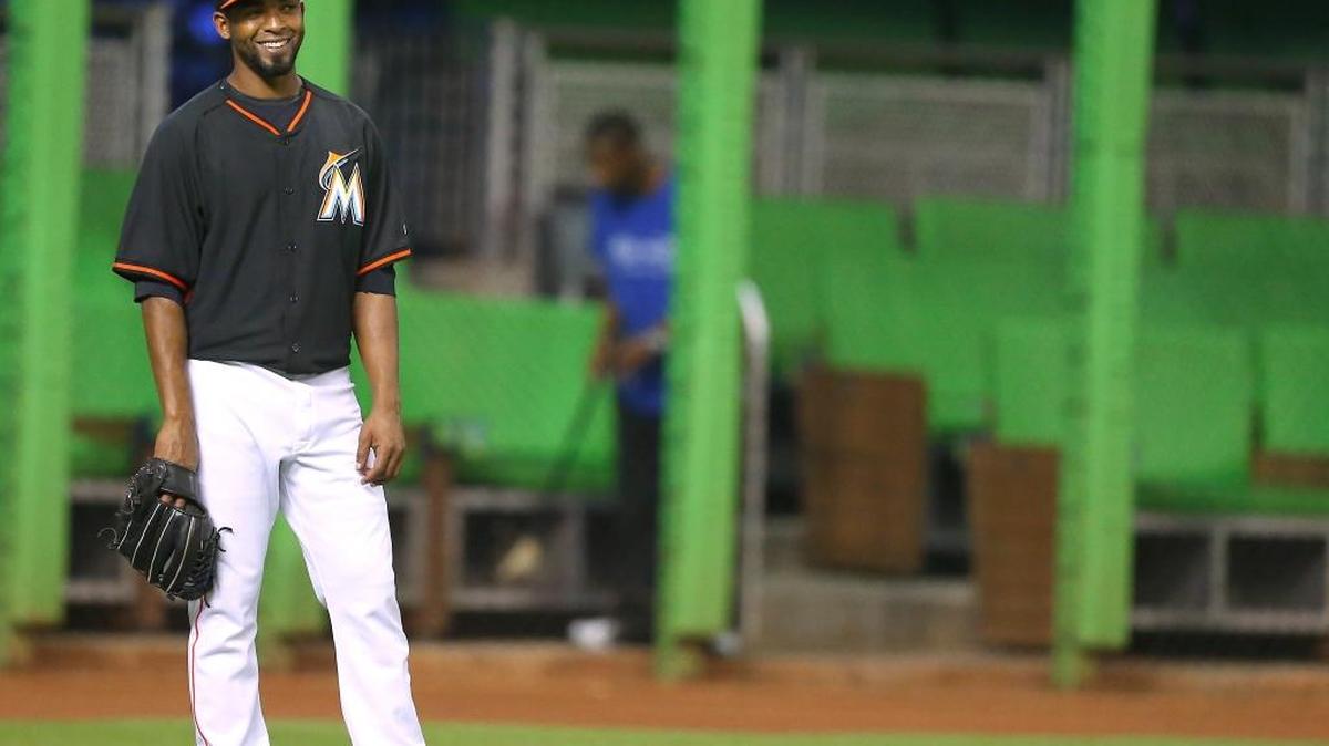 
RAUDEL LAZO, primo del ex estelar cubano, Pedro Luis Lazo, en un entrenamiento con los Marlins el viernes.
