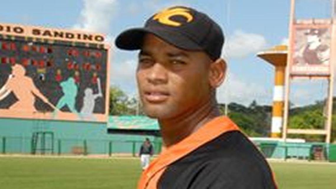 IRVIN DEL RIO espera hacer su primer showcase el 21 de julio ante los evaluadores de las Mayores.