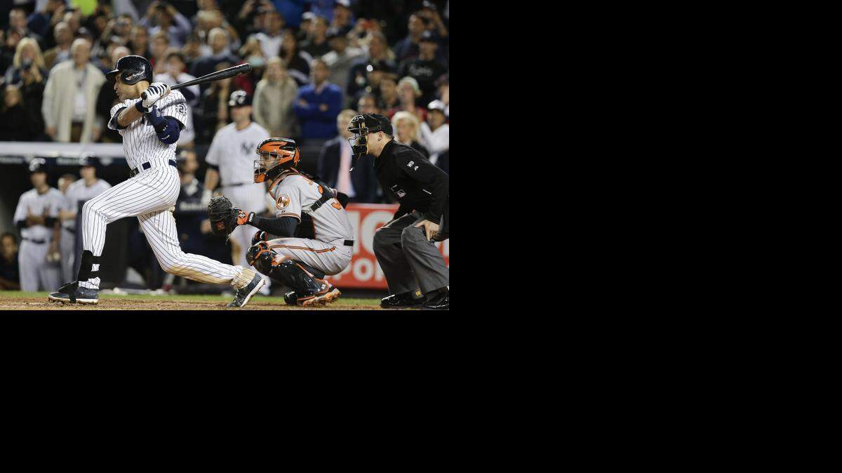 
Momento historico cuando Derek Jeter impulsa la carrera dek triunfo en su despedida de N.Y., el jueves.
