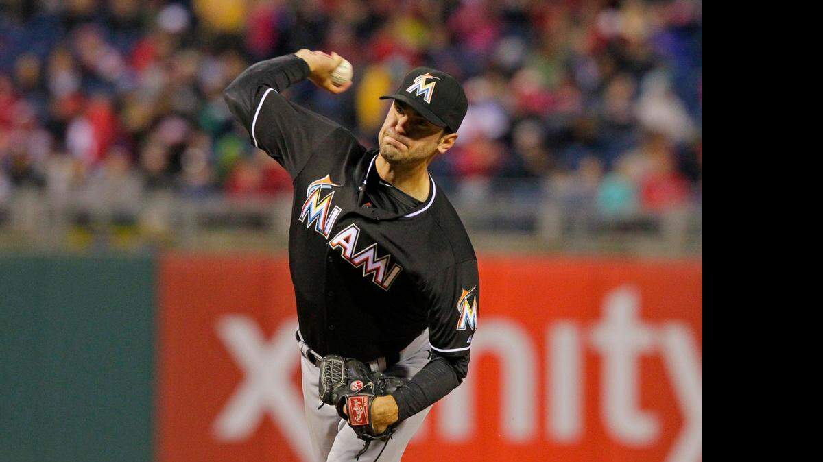 
Jarred Cosart tuvo una sólida salida contra los Filis, para ayudar a los Marlins, la noche del miércoles.
