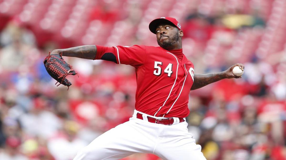 Aroldis Chapman tuvo un promedio de 15.4 ponches por cada nueve entradas de actuación y tiró los 62 envíos más rápidos que se lanzaron en las Grandes Ligas durante el 2015. 