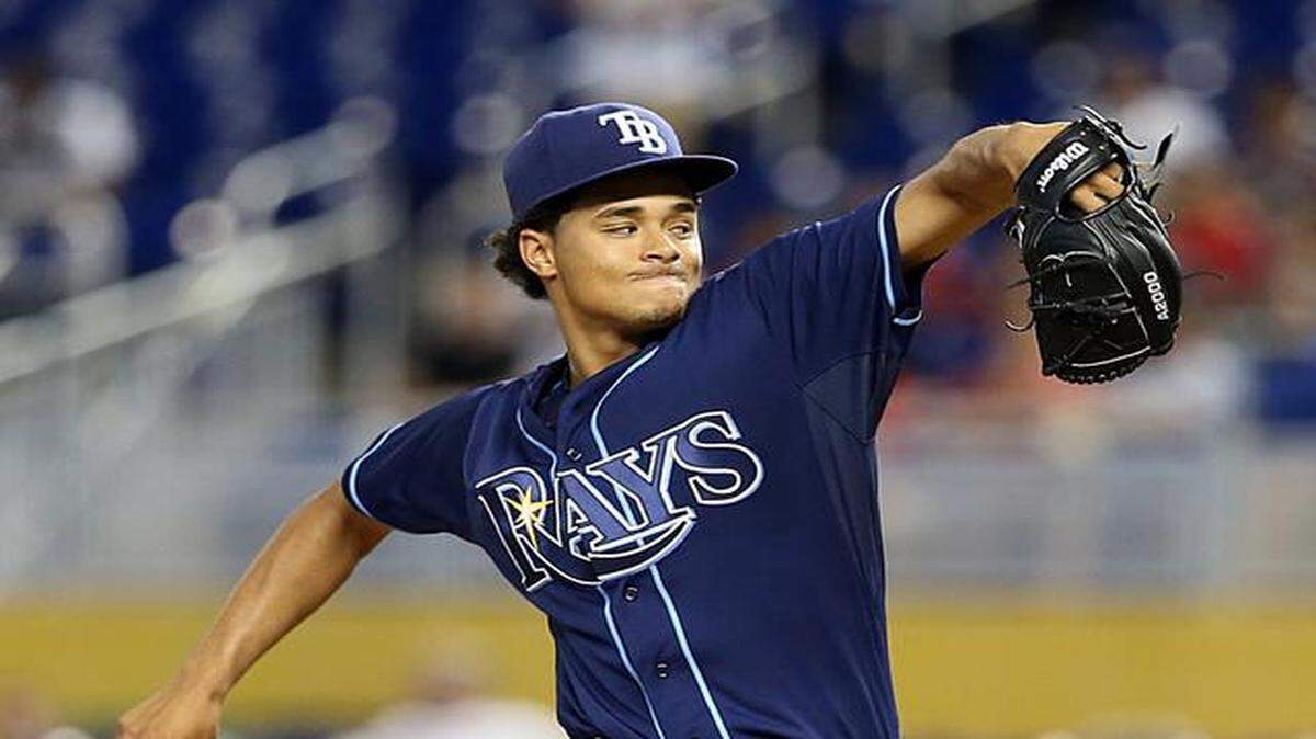 
El abridor de los Rays Chris Archer lanzó siete entradas y permitió un hit a la tanda de los Marlins, el sábado 11 de abril del 2015 en Miami. 


