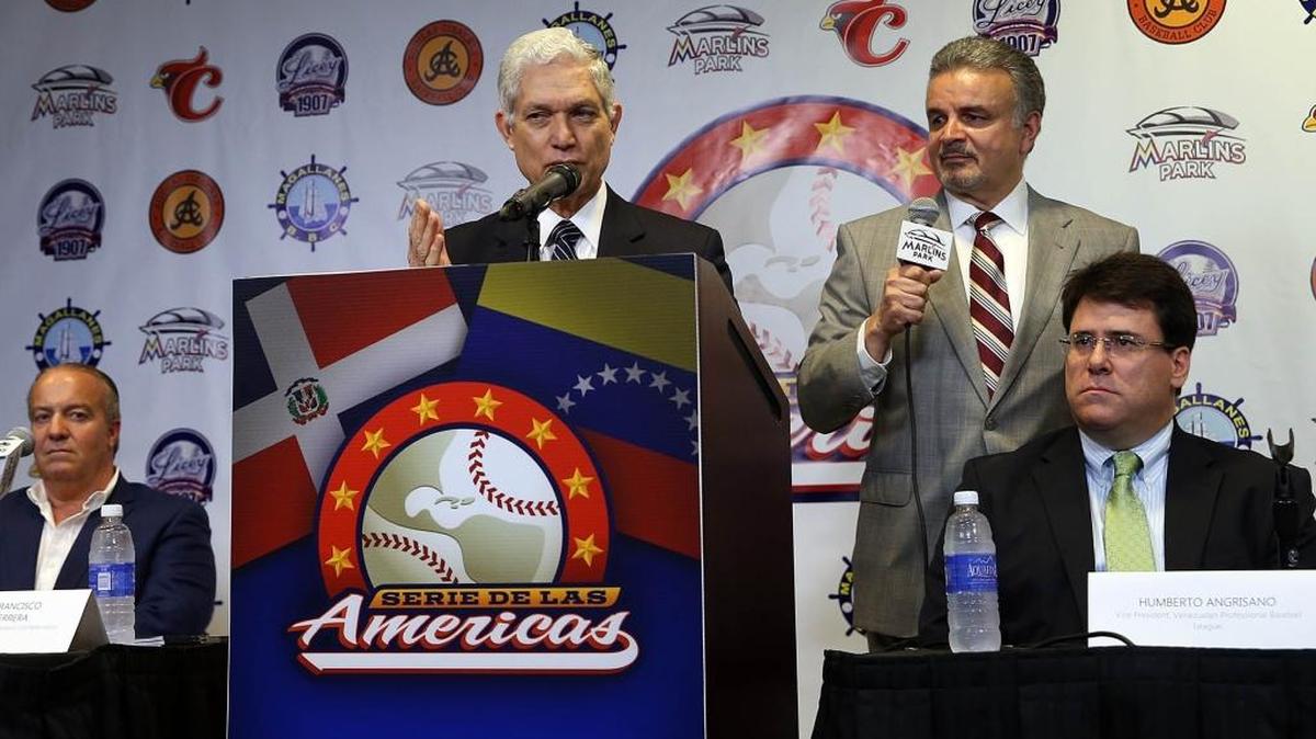 
JUAN FRANCISCO Puello Herrara, presidente de la Confederación de Béisbol del Caribe, en la conferencia de prensa celebrada en el parque de los Marlins.
