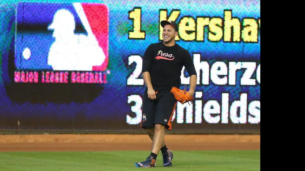 
JOSE FERNANDEZ toma parte en un entrenamiento antes del juego del 12 de julio contra los Rojos.
