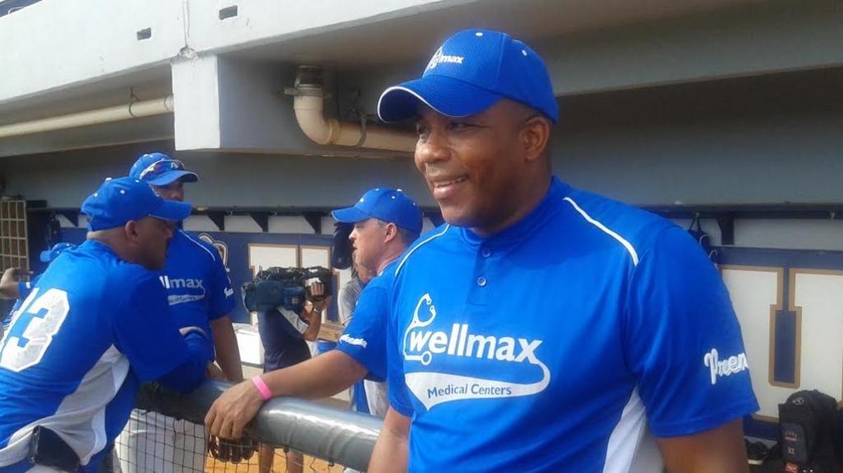 JOSE IBAR en el juego de las estrellas cubanas celebrado el 10 de enero en la Universidad Internacional de la Florida