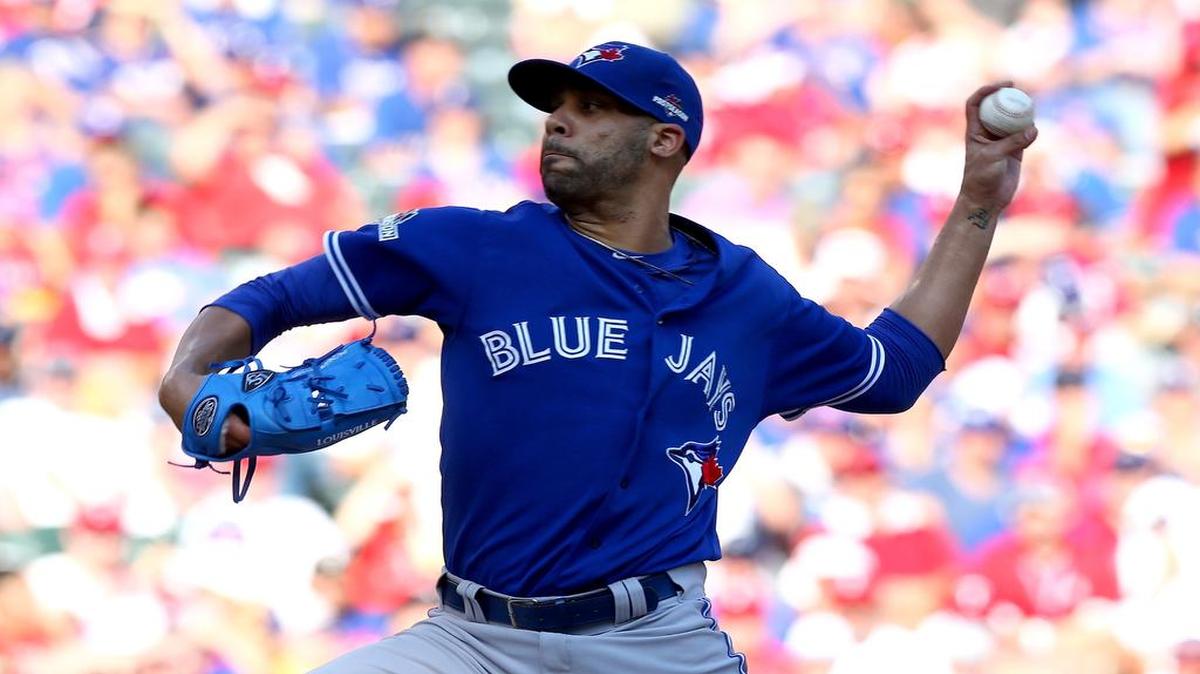 David Price terminó con balance de 18-5 con 2,45 de efectividad en 32 presentaciones por los Tigres de Detroit y los Azulejos de Toronto en el 2015.