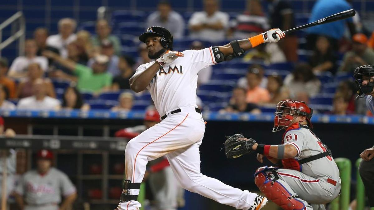 
El dominicano Marcell Ozuna disparó un cuadrangular en el segundo episodio y remolcó dos en el triunfo de los Marlins ante los Filis, el jueves.
