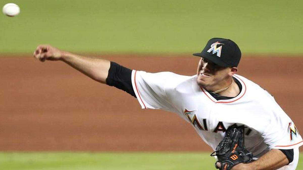 
José Fernández lanza en un partido contra los Dodgers el 4 de mayo del 2014. El as de los Marlins volvió a lanzar este miércoles 2 de octubre, cuatro meses y medio después de ser sometido a una cirugía Tommy John en el codo.
