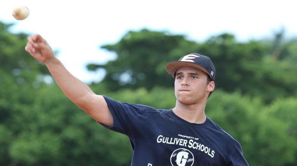 
JAVIER VALDES es unos de las promesas que juega pelota en Guliver Academy de Pinecrest.
