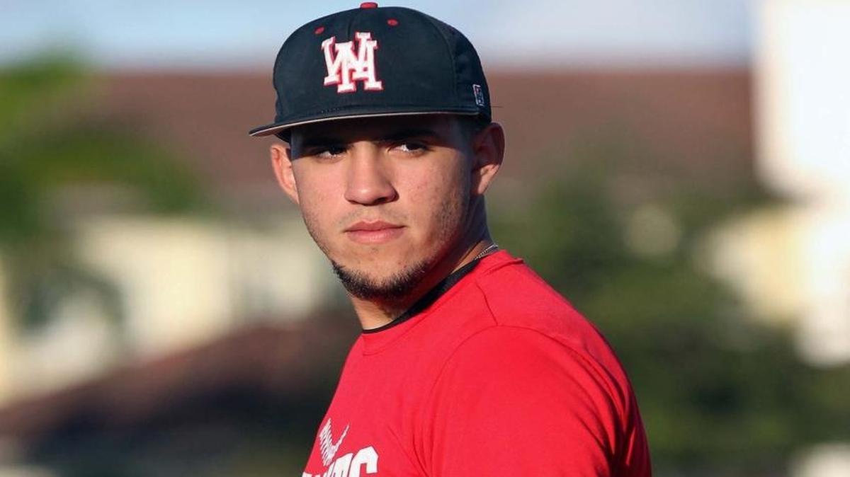 EL LANZADOR de los Westland Wildcats Giovanni Arriera en el Walker Park de Hialeah.