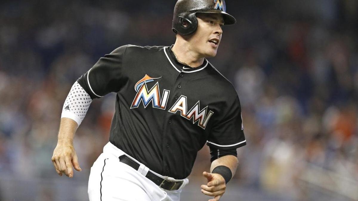 JUSTIN BOUR conecta un cuadrangular el 25 de junio del 2016 en Miami.