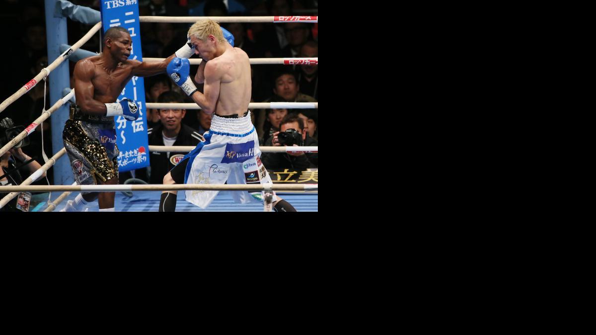 
Guillermo Rigondeaux (izq.) derrotó por nocaut técnico en el undécimo asalto al japonés Hisashi Amagas y retuvo sus coronas de la Asociación Mundial de Boxeo (AMB) y la Organización Mundial (OMB), en un combate celebrado el 31 de diciembre en el Coliseo Bodymaker, en Osaka.


