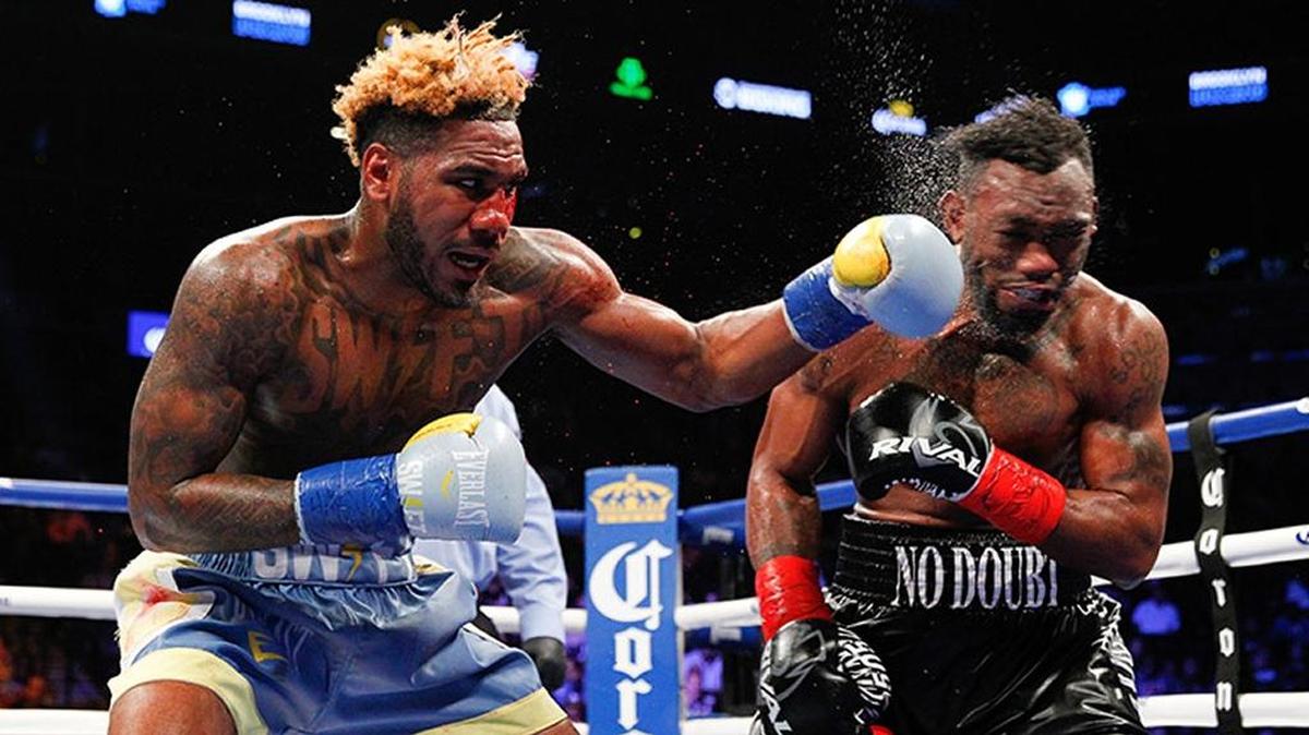 JARRETT HURD castiga al rostro de Austin Trout el pasado octubre en Nueva York.