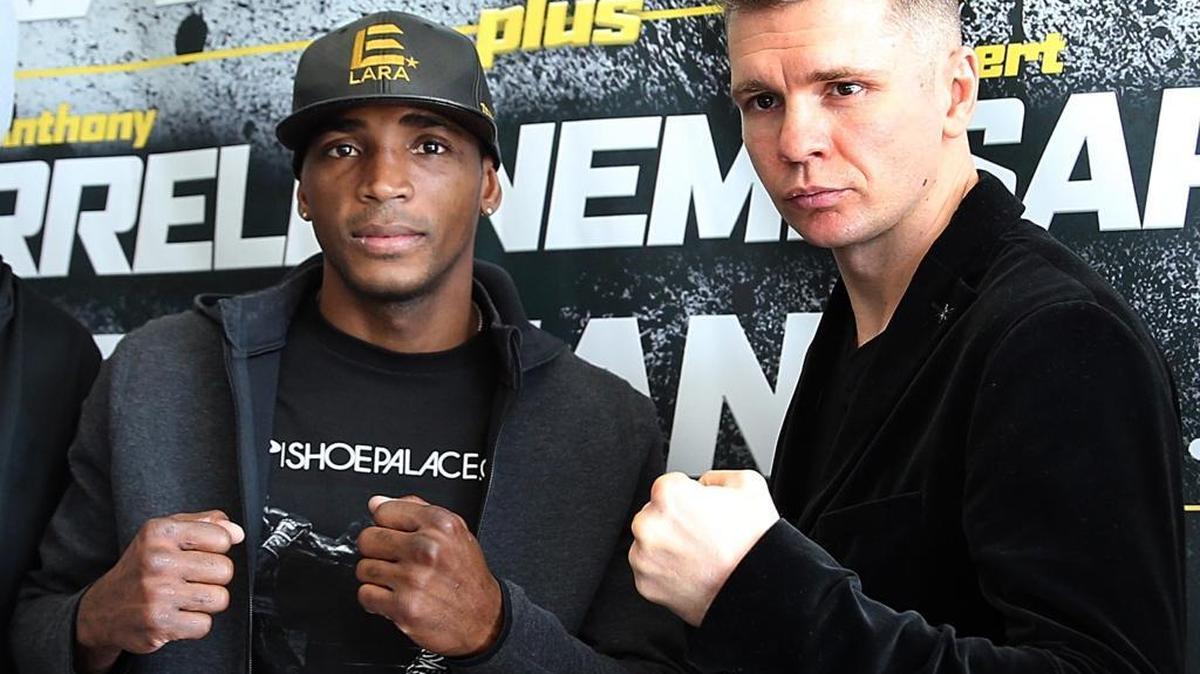 ERISLANDY LARA Y Yuri Foreman (D) en la conferencia de prensa para la velada del viernes 13 de enero en Hialeah.