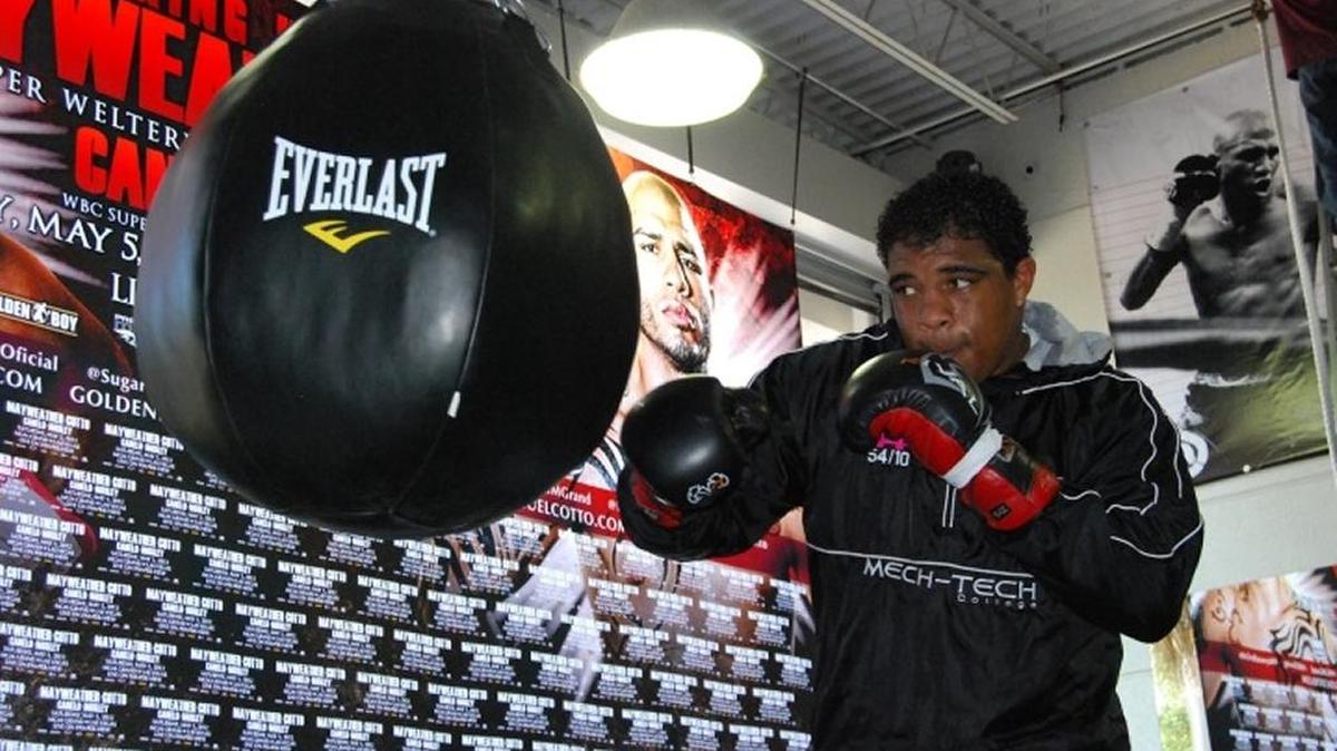 ODLANIER SOLIS sigue enfrascado en su regreso al boxeo.