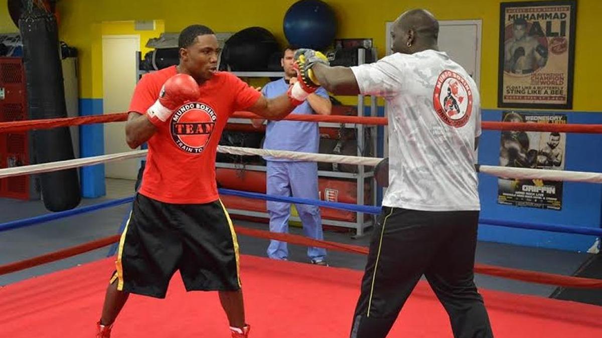 ROAMER ALEXIS Angulo entrena con Yordanis Despaigne (d) en el gimnasio del Tropical Park.