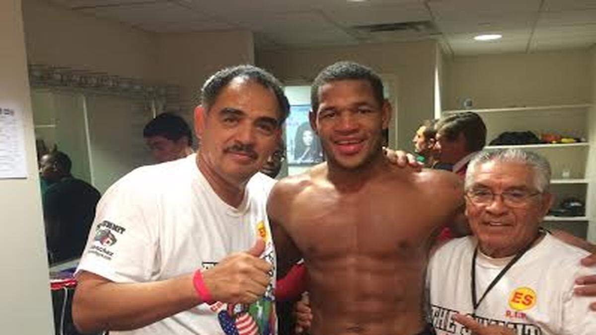 
ABEL SANCHEZ junto a su pupilo, el cubano Sullivan Barrera en el campamento de Big Bear, California.
