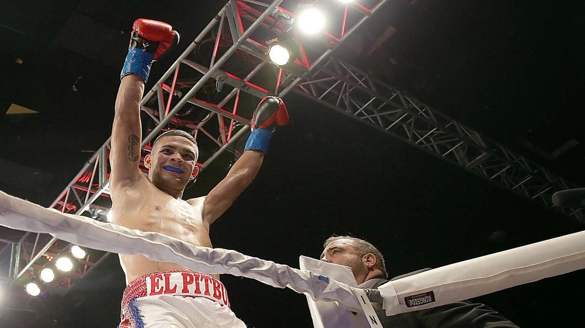 
NESLAN MACHADO fue el gran ganador de la velada del 15 de agosto en Wynwood, al aprovechar el puesto de estalar y vencer al mexicano Christian Esquivel.
