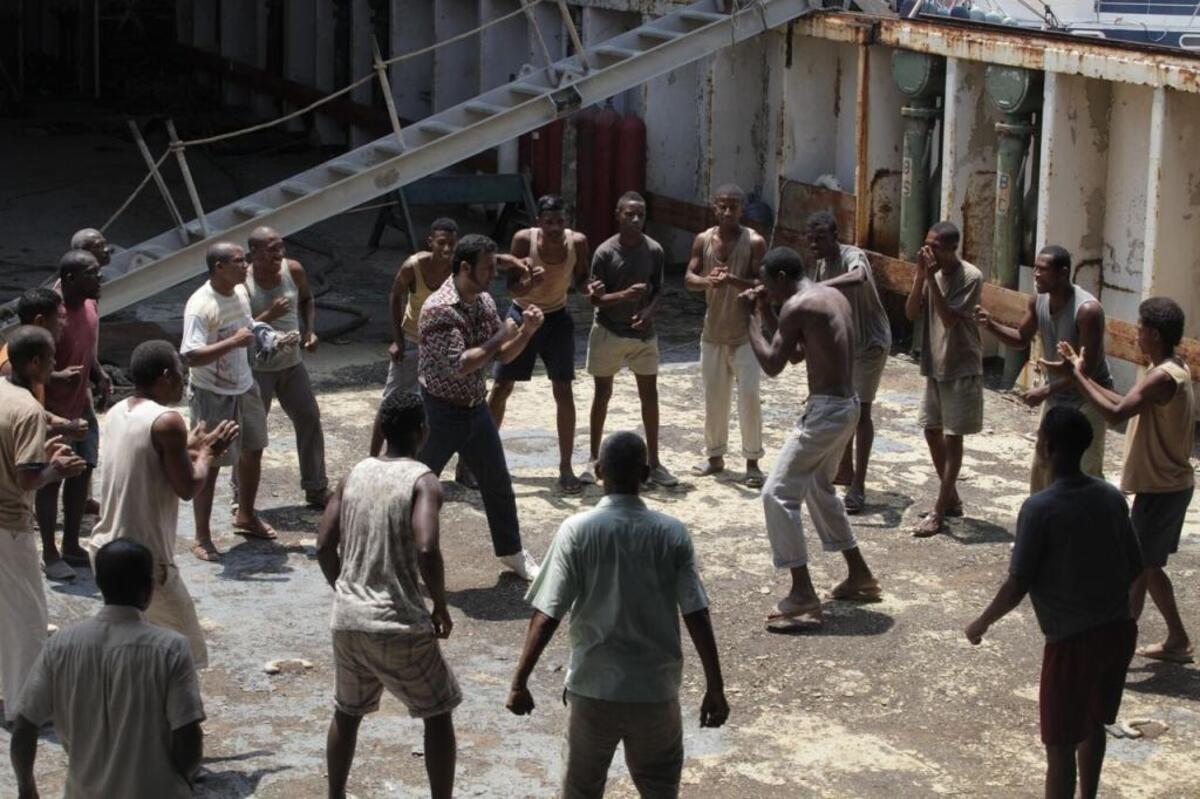 Una escena de la serie de TV sobre la vida del ídolo del boxeo colombiano Antonio “Kid Pambelé” Cervantes, cuando se ganaba unos pesos peleando en las calles.