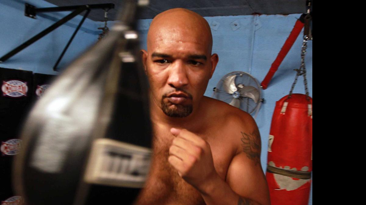 
YASMANY CONSUEGRA no pudo sortear el reto del estadounidense Dominic Breazeale en Carson, California.

