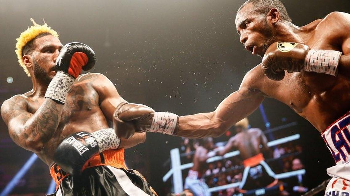 LA PELEA de Erislandy Lara (d) contra Jarrett Hurd es candidata a las mejores de la temporada.