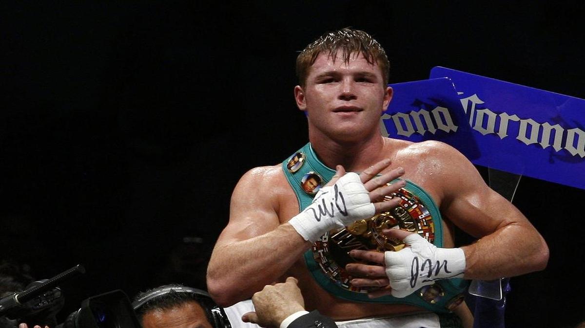  Saúl "Canelo" Álvarez anunció el miércoles que no está dispuesto a cumplir con el plazo de 15 días que le impuso el Consejo Mundial de Boxeo para pactar un combate con el kazajo Gennady Golovkin y renunció a su título mediano.