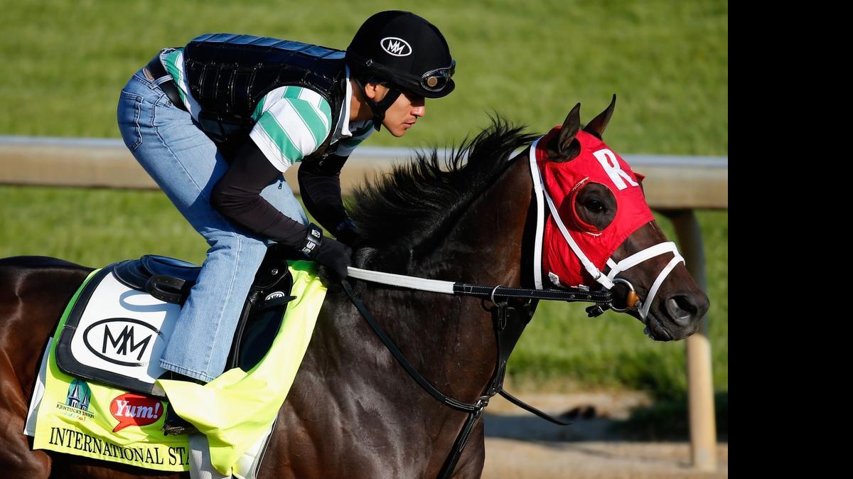 
El potro International Star en un entrenamiento el 29 de abril del 2015 en Louisville, Kentucky. La edición 141 del famoso Derby se celebrará el 2 de mayo del 2015. 
