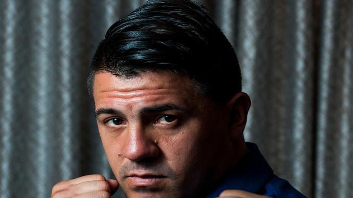 ANGELO SANTANA anuncia su retorno al boxeo en coferencia de prensa en el Hilton Miami Airport Hotel el 12 de junio del 2016.