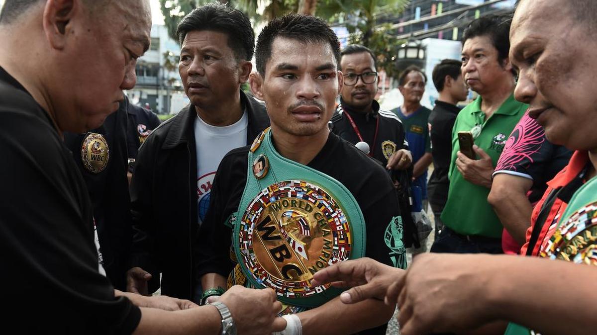 Wanheng Menayothin luego de su pelea contra el panameño Leroy Estrada, el 2 de mayo de 2018.