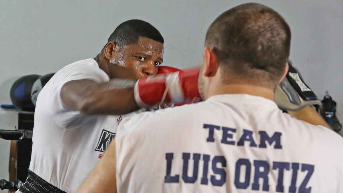 LUIS ORTIZ durante un entrenamiento en Miami el 9 de diciembre del 2015.