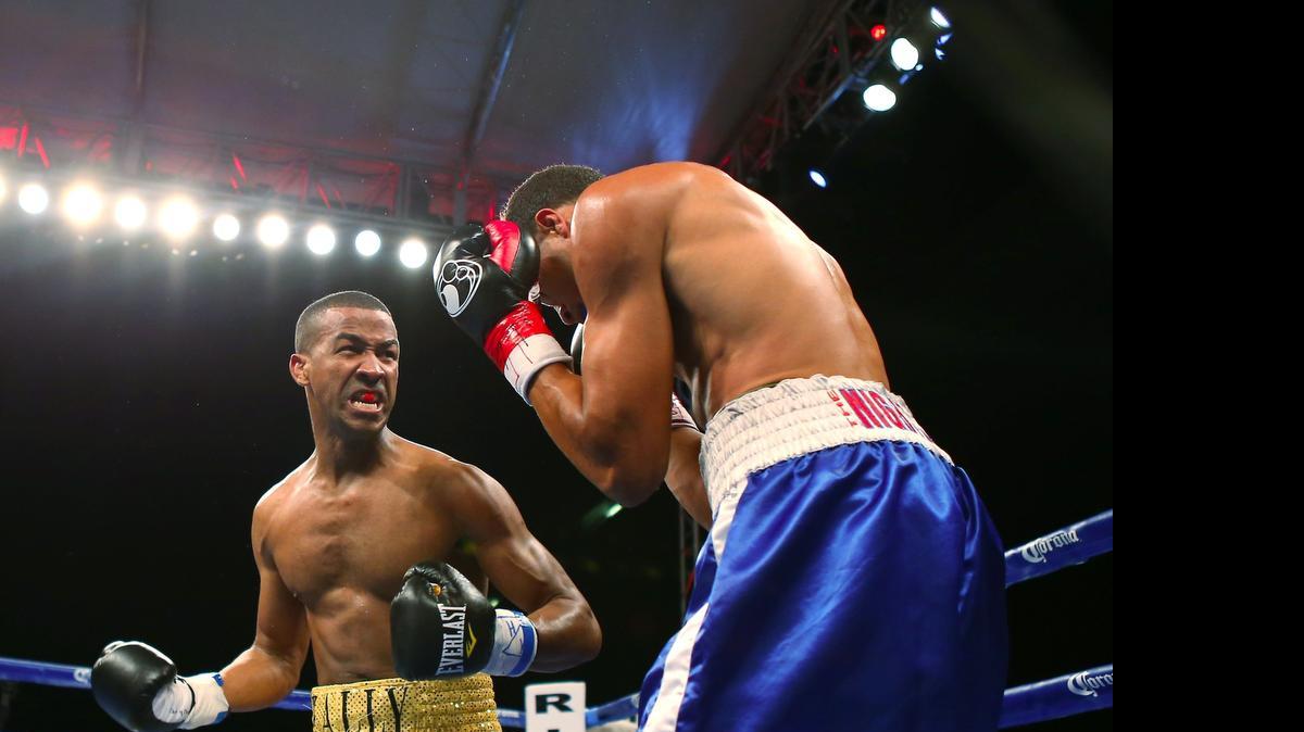 
RANCES BARTHELEMY al derrotar a Angino Pérez en Hialeah el pasado 26 de marzo en cartelera de ESPN2.
