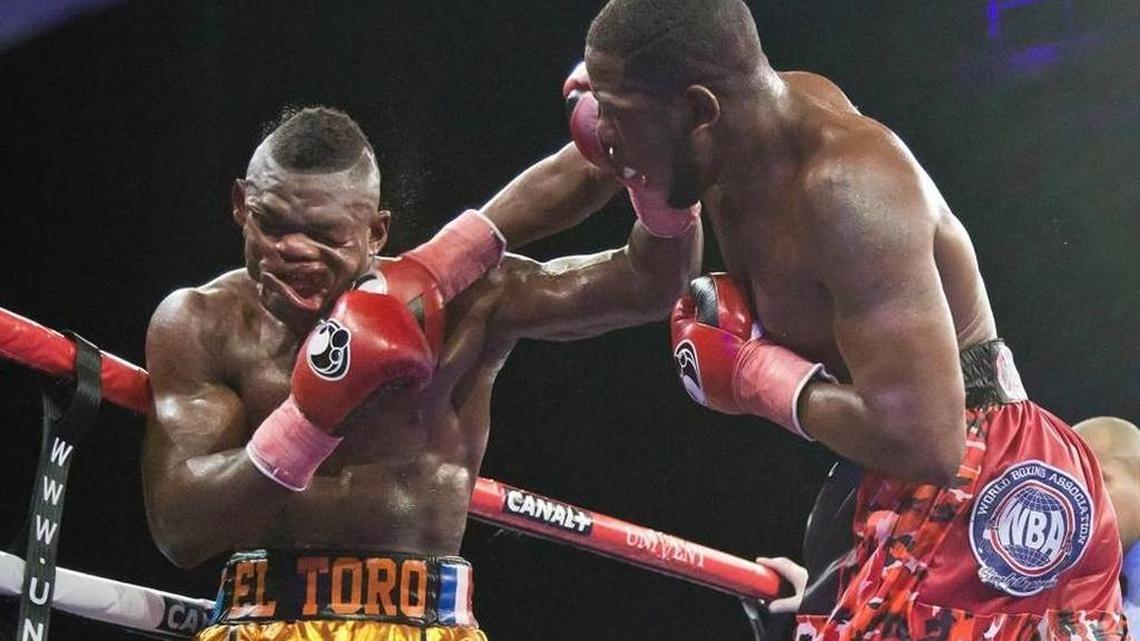 YUNIER DORTICOS golpea el rostro de Youri Kalenga en mayo del 2016. Una gran victoria del cubano.