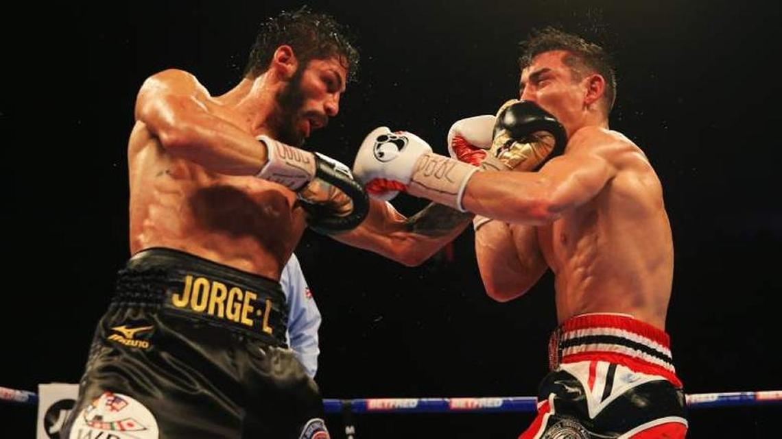 JORGE LINARES vence por segunda vez a Anthony Crolla. La foto es de la primera pelea el 24 de septiembre del 2016.
