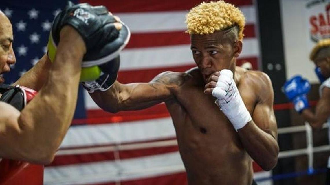 LEDUAN BARTHELEMY junto al profesor Ismael Salas.