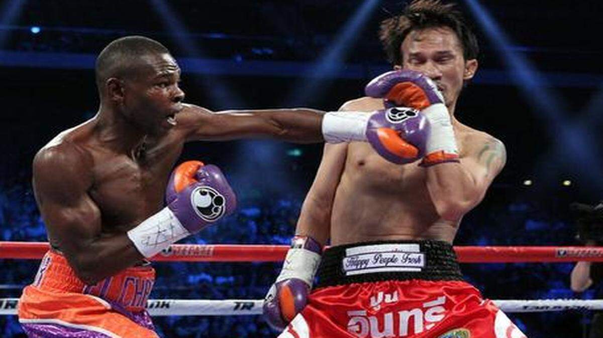 
Guillermo Rigondeaux conecta un golpe al tailandés Sod Kokietgym en su última pelea celebrada el 19 de julio en Macao, China.


