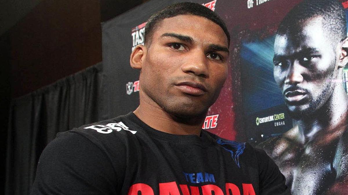 
Yuriorkis Gamboa posa en la conferencia de prensa previa al combate con Terence Crawford, el 26 de junio de 2014.
