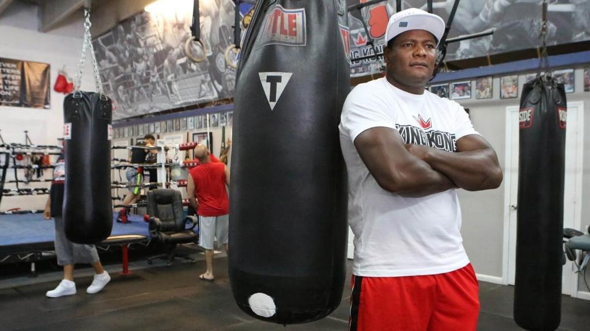 LUIS ORTIZ en el gimnasio Caicedo Sports en Miami el Martes 13 de Octubre del 2015.