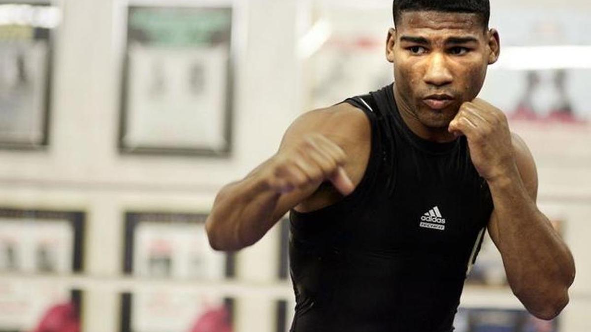 
YURIORKIS GAMBOA durante un entrenamiento en un gimnasio de Las Vegas en julio del 2010.
